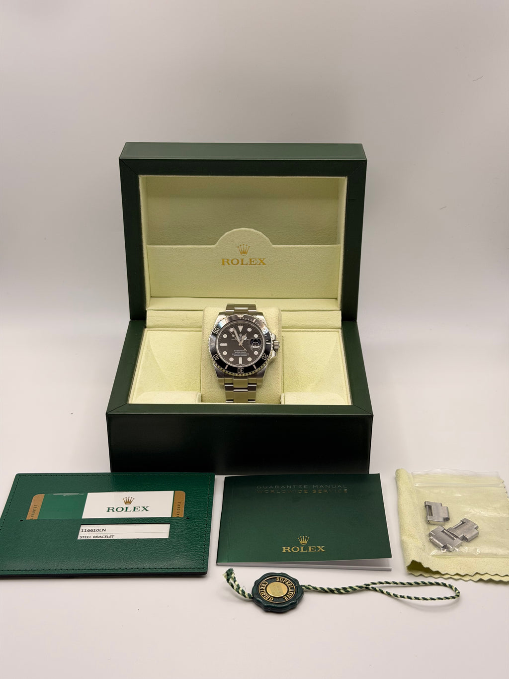 ROLEX SUBMARINER DATE - 116610LN